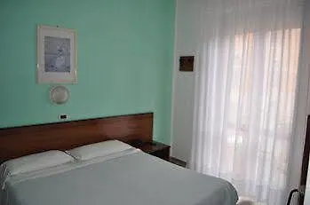 Hotel Cecile 2*